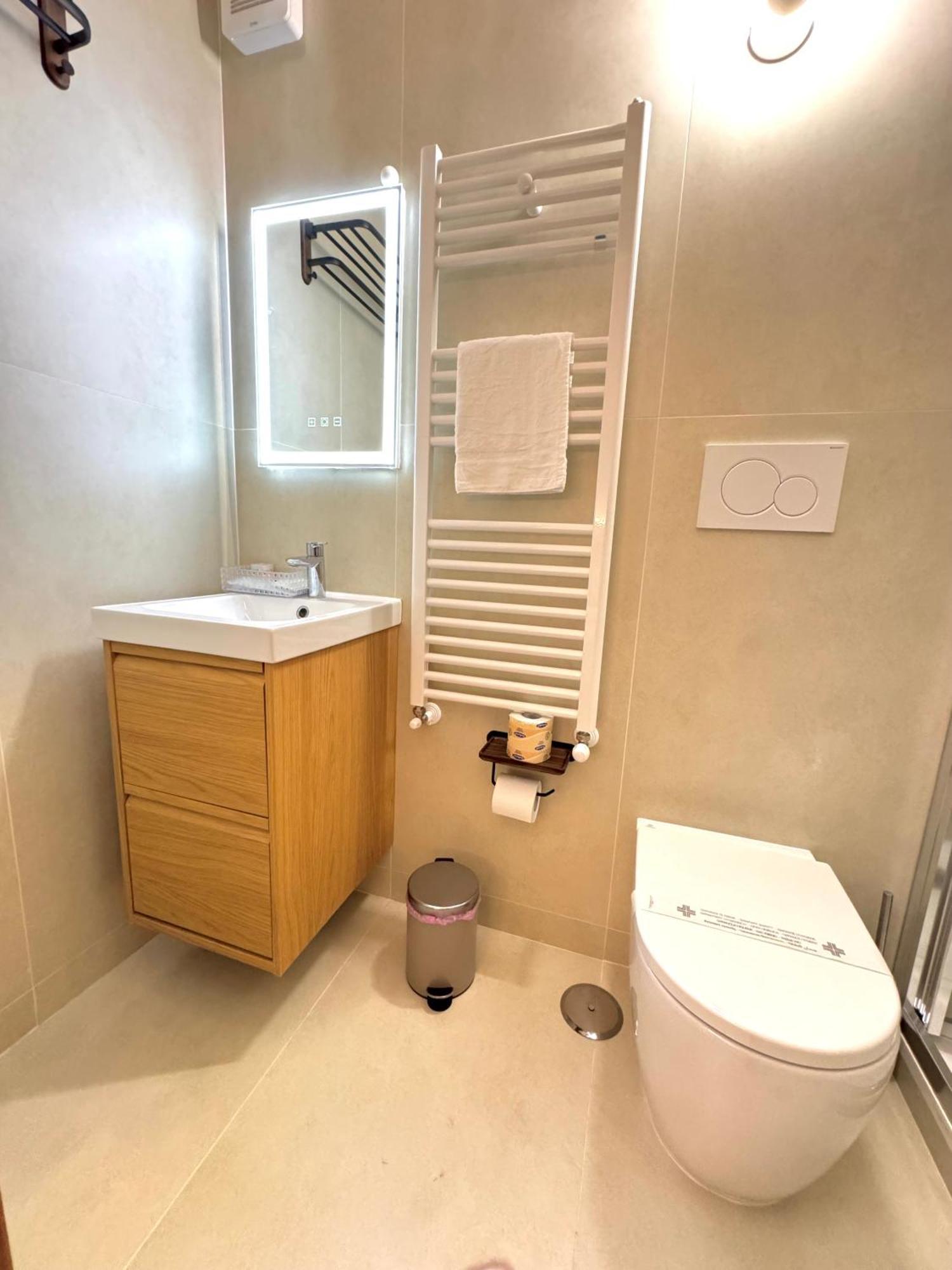 May Home Guest House โรม ภายนอก รูปภาพ